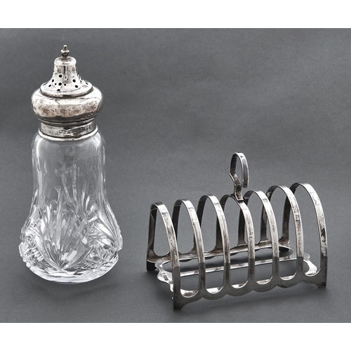 Appraisal: A George V silver seven hoop toast rack cm l