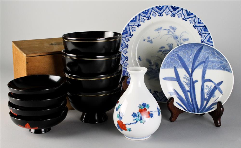 Appraisal: GROUP OF JAPANESE PORCELAIN AND LACQUER ITEMS including four lacquer