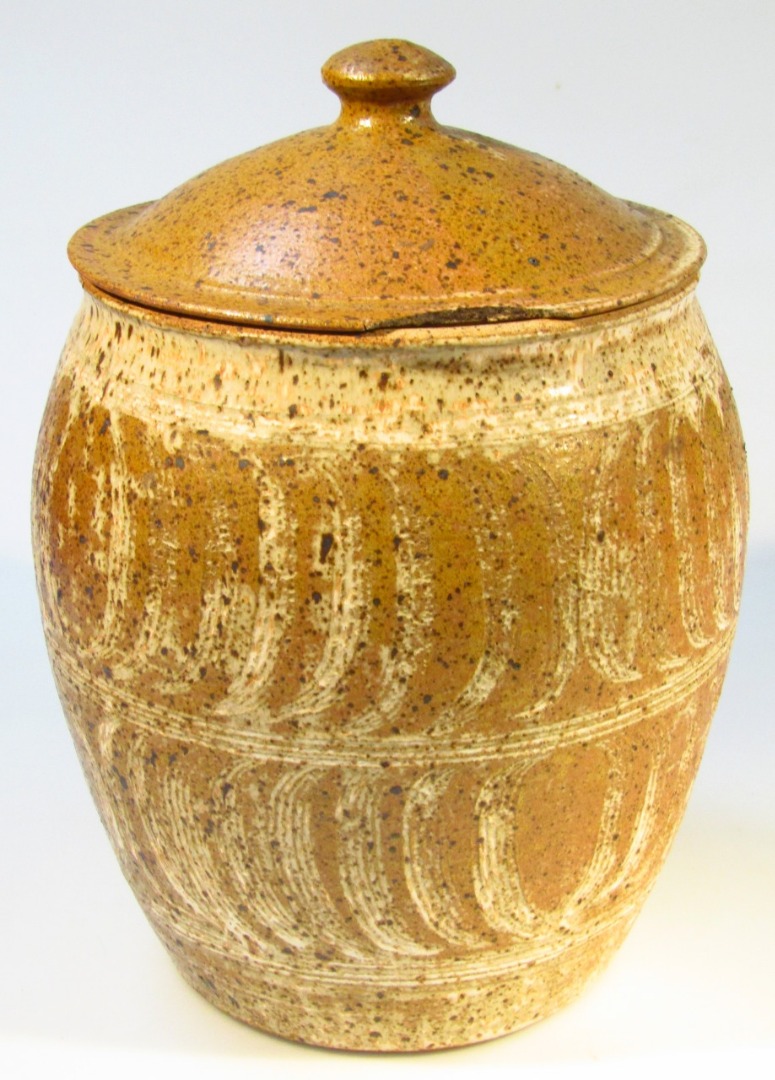 Appraisal: A modern Studio pottery jar and cover the compressed domed