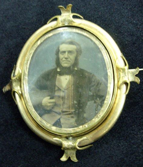 Appraisal: A Victorian cameo swivel brooch the reverse with half length