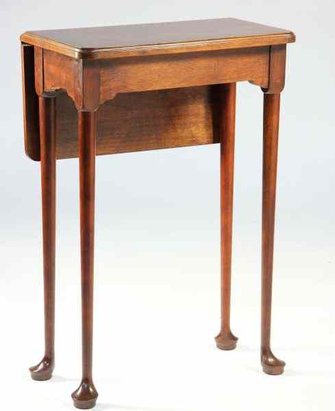 Appraisal: Baker Mahogany Drop Leaf TableQueen Anne legs single drop side