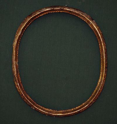 Appraisal: Circular Giltwood Picture Frame Approx x in