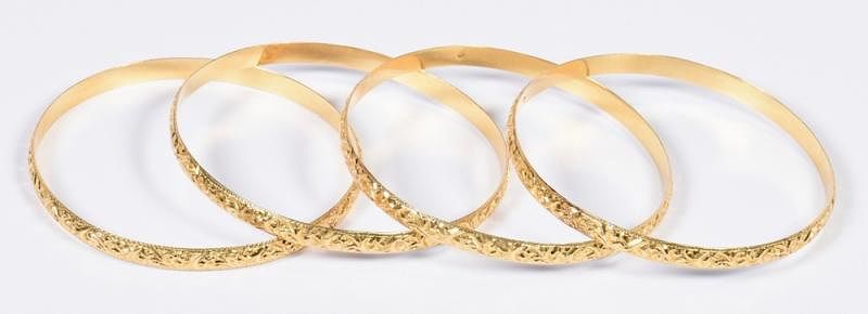 Appraisal: Set Vintage K Bangle Bracelets Set of round gold bangle