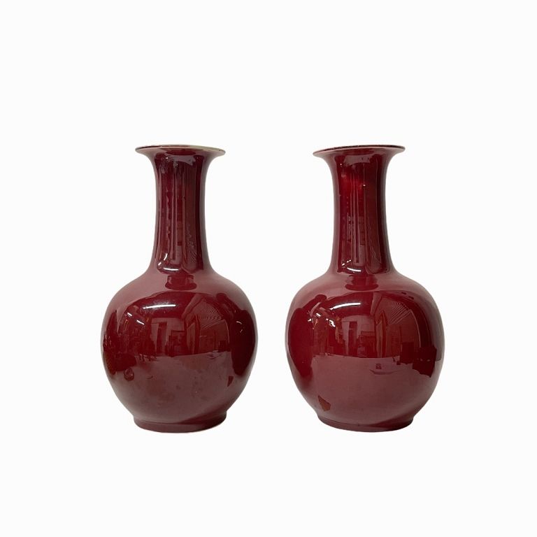 Appraisal: Pair of th Century Chinese Porcelain Red Vases Pair of