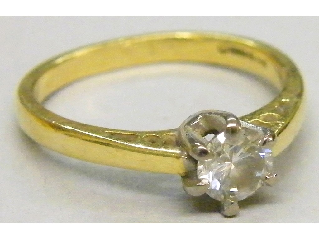 Appraisal: ct diamond solitaire ring ct approx size K L gm