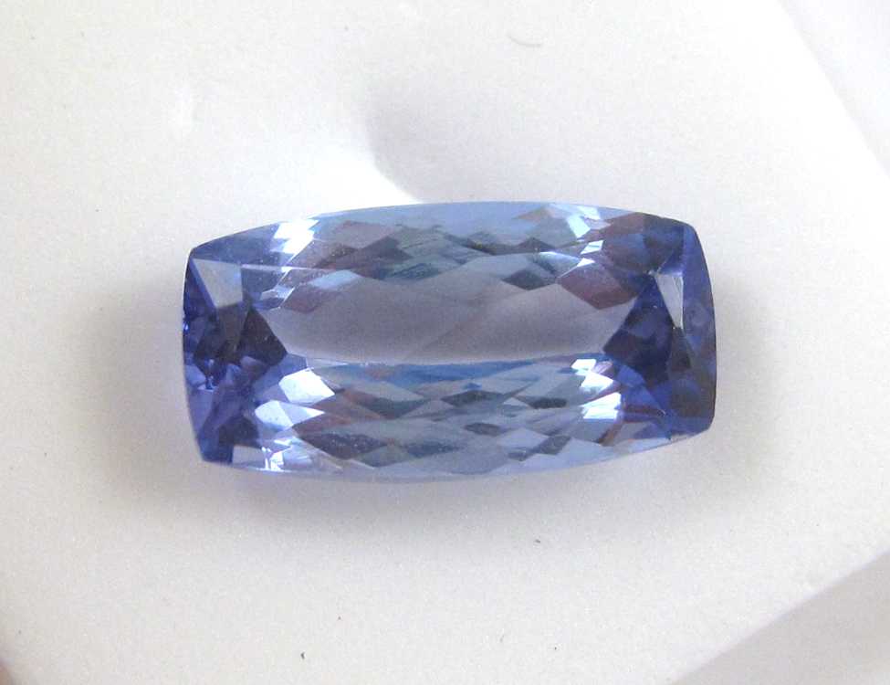 Appraisal: AN UNSET COLOR GEMSTONE ct Tanzanite transparent bluish violet elongated