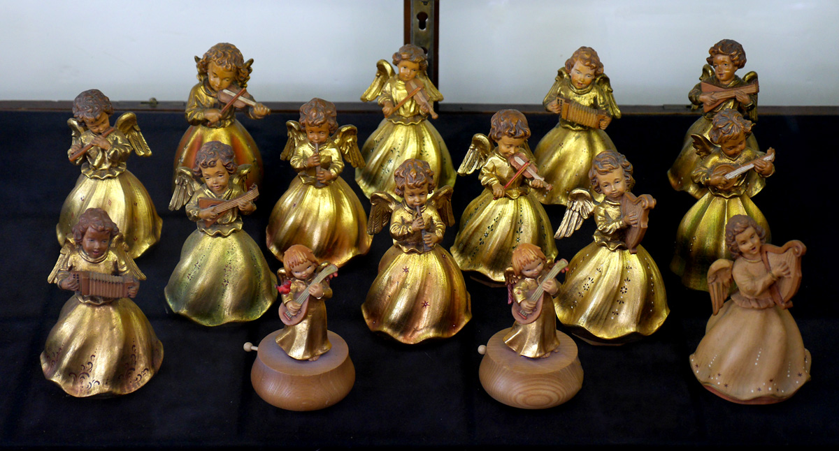 Appraisal: ITALIAN CARVED ANRI ANGELS REUGE MUSIC BOXES An assembled collection