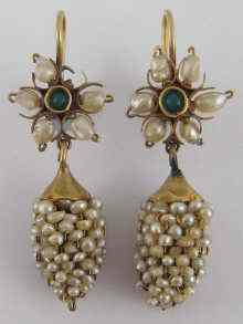 Appraisal: A pair of yellow metal tests carat gold freshwater pearl