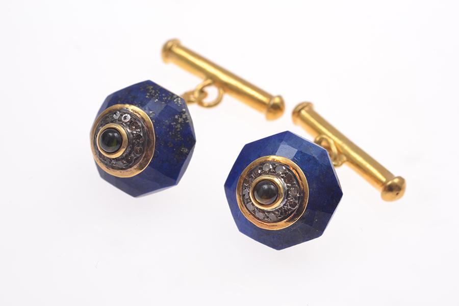 Appraisal: A PAIR OF LAPIS LAZULI AND DIAMOND CUFFLINKS IN SILVER