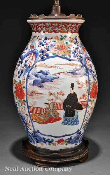 Appraisal: A Japanese Imari Porcelain Vase Meiji Period - ovoid body