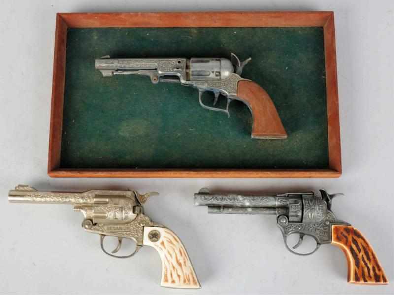 Appraisal: Lot of Hubley Toy Cap Guns American Includes one unusual