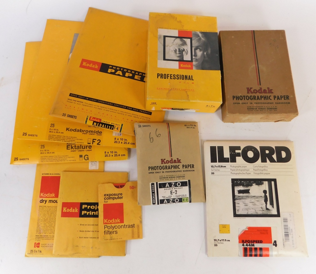 Appraisal: LOT OF KODAK PHOTOGRAPHIC PAPER Lot of Kodak Photographic paper