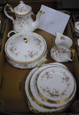 Appraisal: Large collection of Paragon Victoria Rose dinner and tea ware