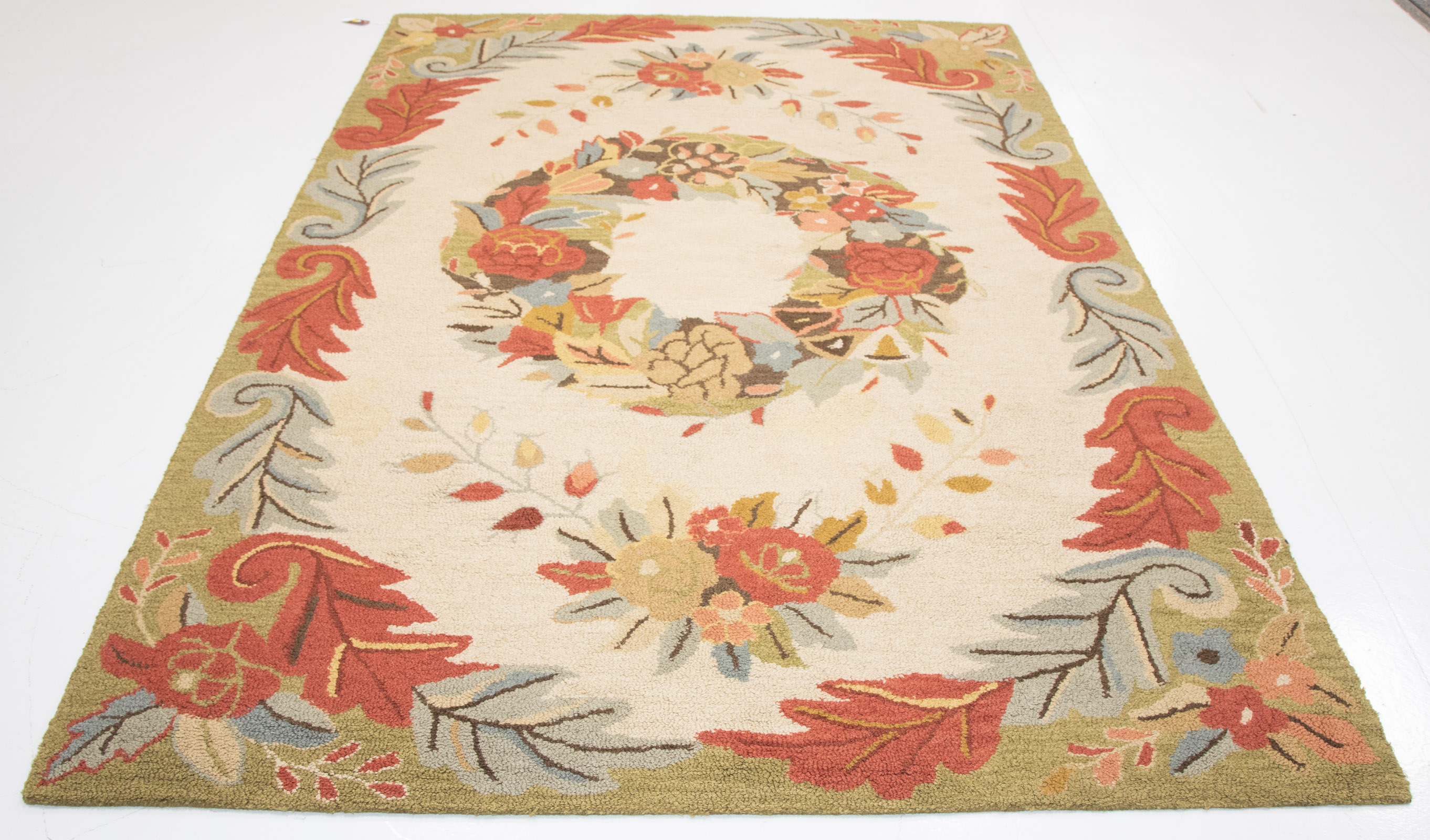 Appraisal: POTTERY BARN FLORAL WREATH RUG X Modern hand-tufted wool pile