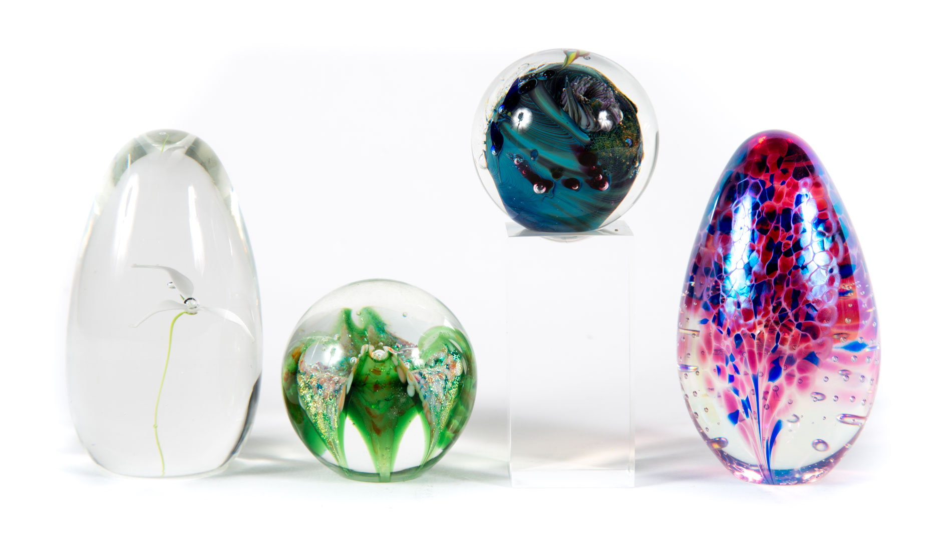 Appraisal: a Josh Simpson Set of four paperweights Glass American b