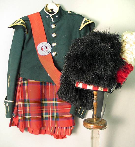 Appraisal: A complete uniform for a piper of the Glasgow Highlanderscirca