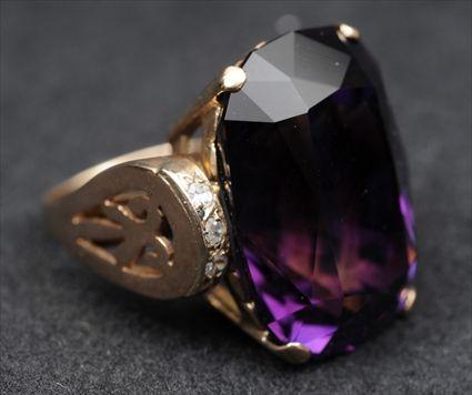 Appraisal: k and Stone Cocktail Ring