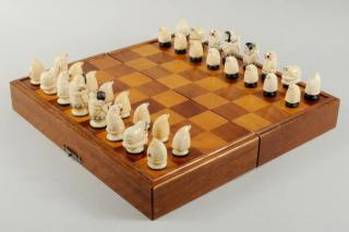 Appraisal: Inuit Scrimshaw Marine Ivory Chess Set Inuit scrimshaw marine ivory