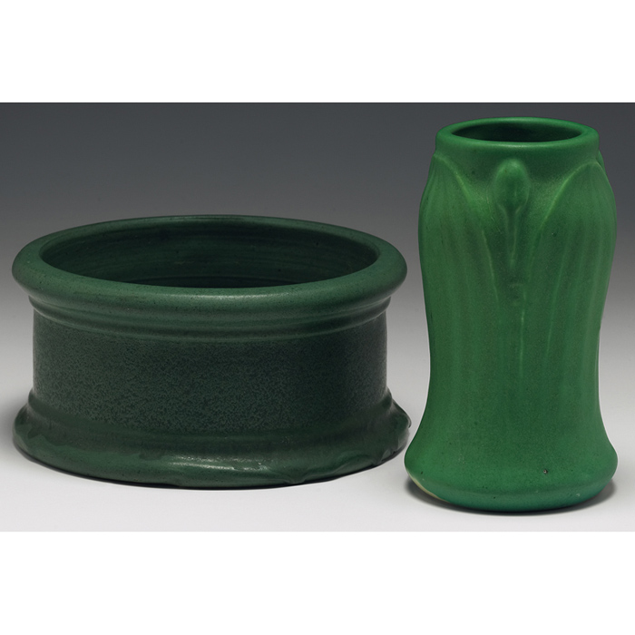 Appraisal: Shawsheen vase squat cylindrical form covered in a green matt