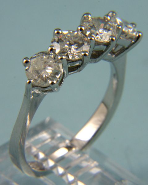 Appraisal: Diamond ring in k white gold setting diamonds ct t