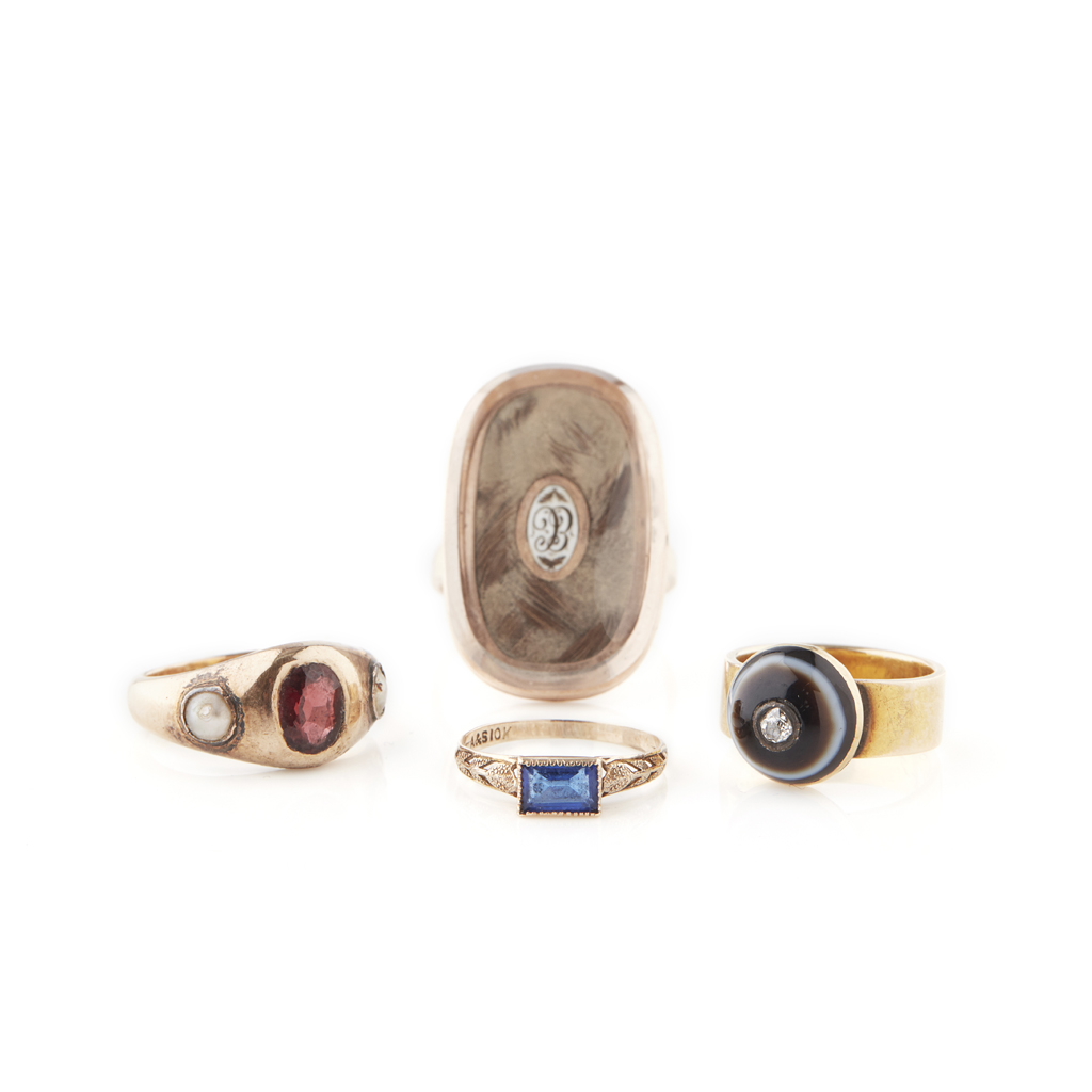 Appraisal: A collection of rings to include a banded agate and