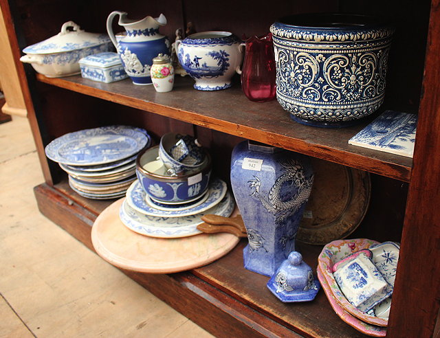 Appraisal: MISCELLANEOUS SELECTION OF VARIOUS CERAMICS to include a Leighton pottery