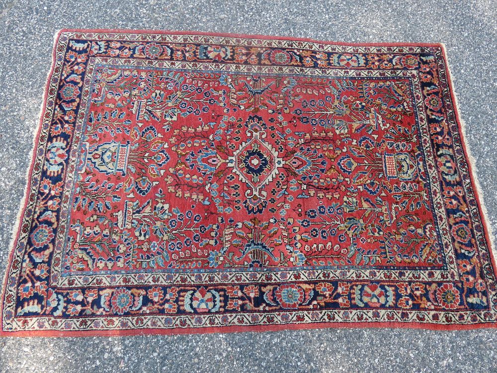 Appraisal: OLD SAROUK SCATTER RUG Old Sarouk scatter rug ft by