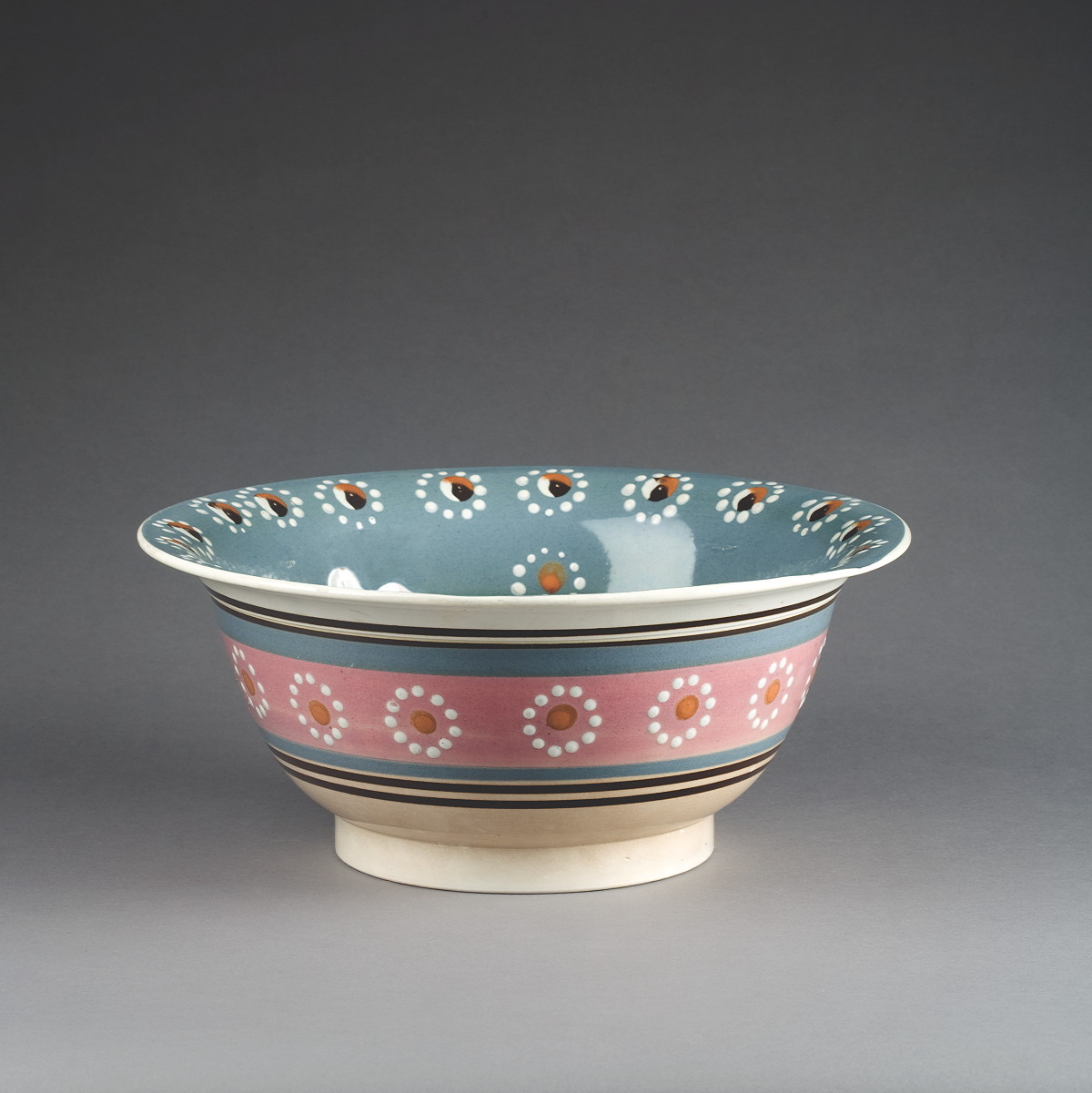 Appraisal: RARE BRITISH MOCHAWARE WASH BASIN CIRCA Decorated in the center