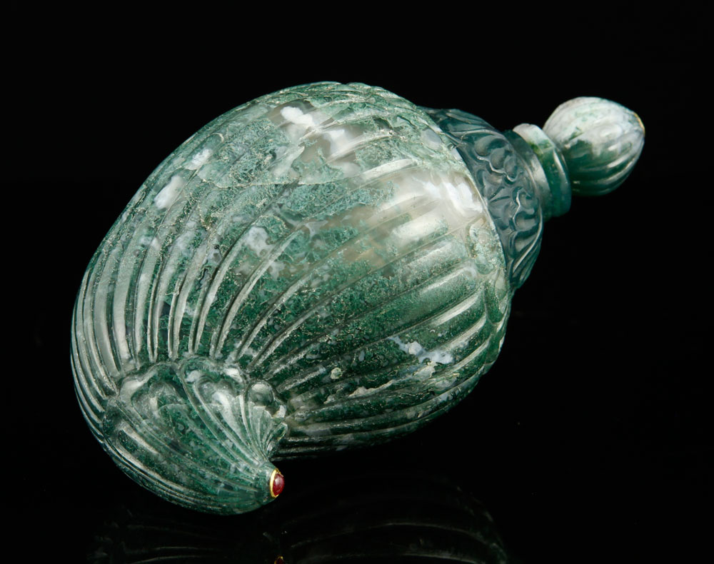 Appraisal: - Mughal Jade Perfume Mughal perfume in form of a