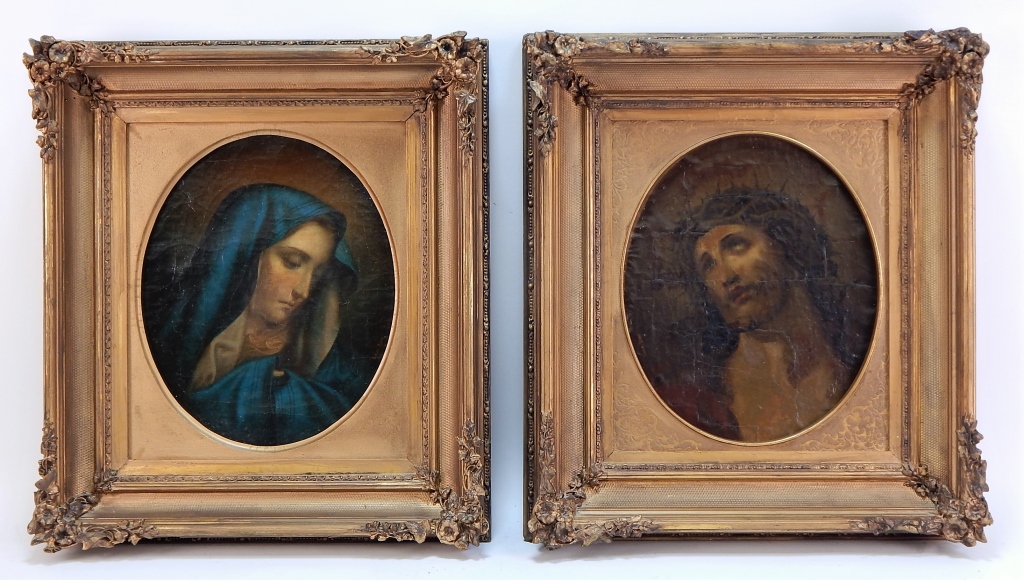 Appraisal: PR ITALIAN GILT WOOD OVAL PORTRAIT FRAMES Italy Early th