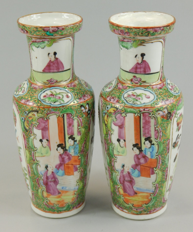 Appraisal: A pair of mid thC Chinese shouldered vases decorated with