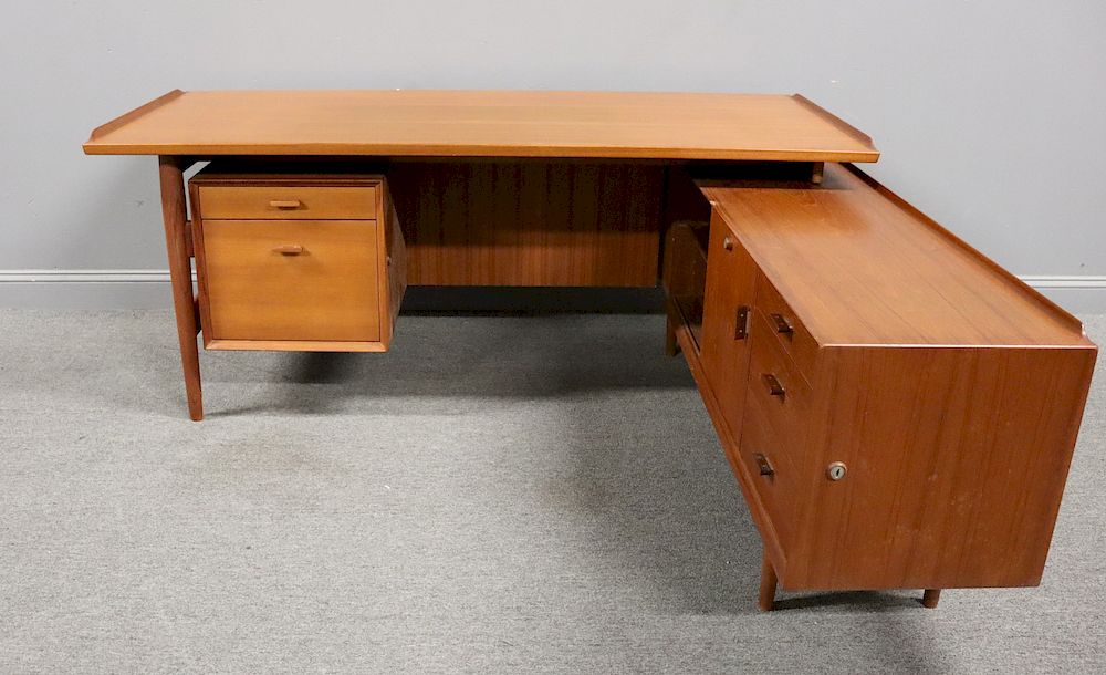 Appraisal: MIDCENTURY Arne Vodder Executive Desk From a Rye estate Dimensions