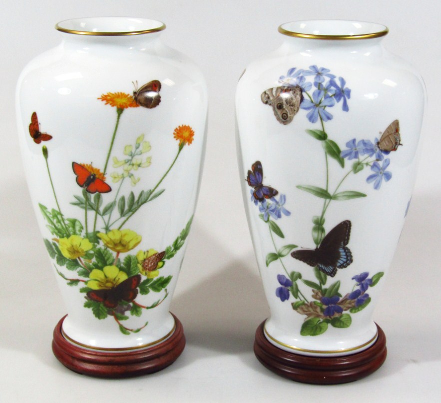 Appraisal: A pair of Franklin porcelain John Wilkinson vases the Alpine