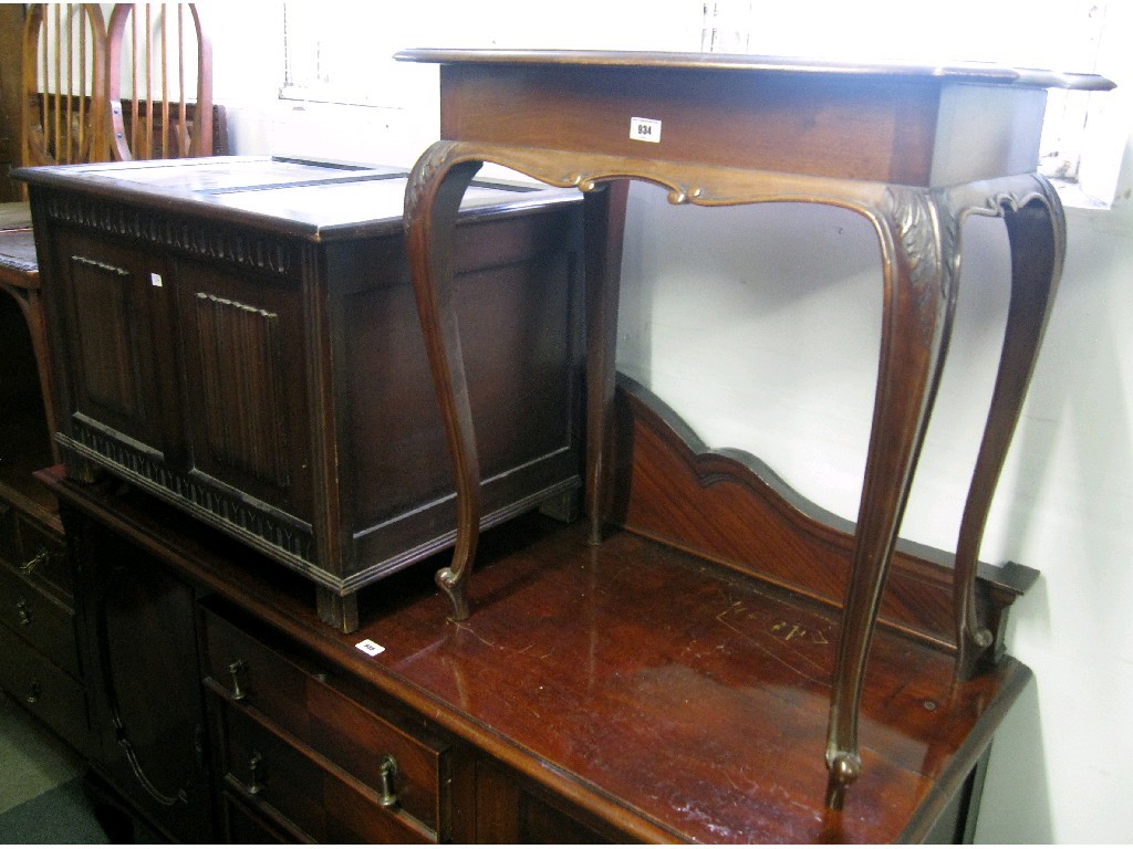 Appraisal: Lot comprising occasional table and a linen fold blanket box