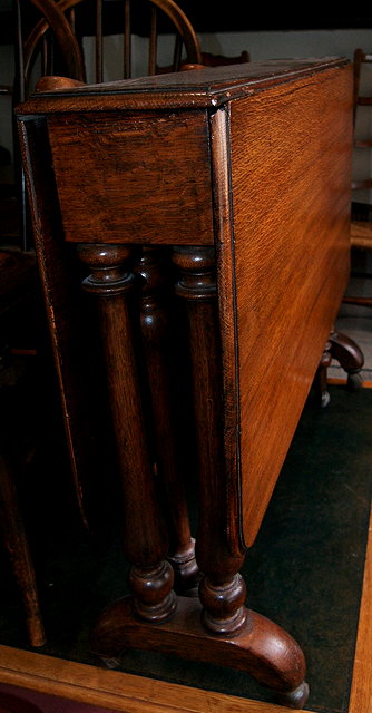 Appraisal: Oak drop-leaf Sutherland table cm