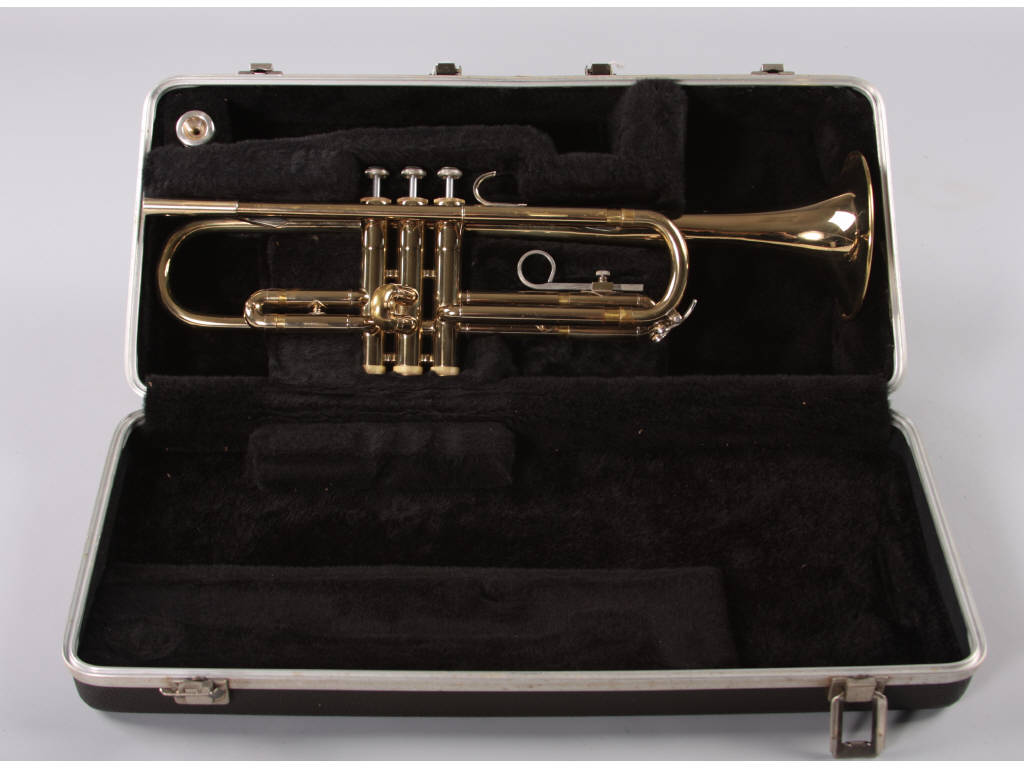 Appraisal: Selmer-Bundy ML Trumpet serial with mouthpiece in custom hard plastic