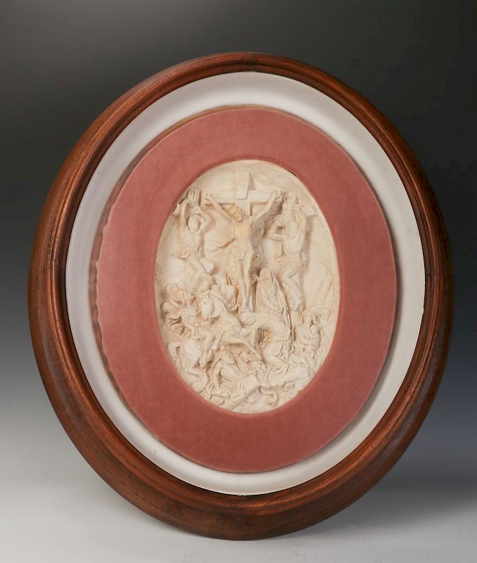 Appraisal: A VICTORIAN SHADOWBOX CAST PLAQUE OF CRUCIFIXION A cast plaster