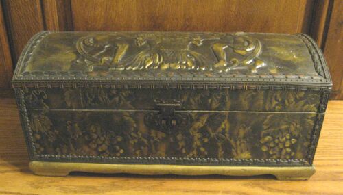 Appraisal: CHERUB DRESSER BOX