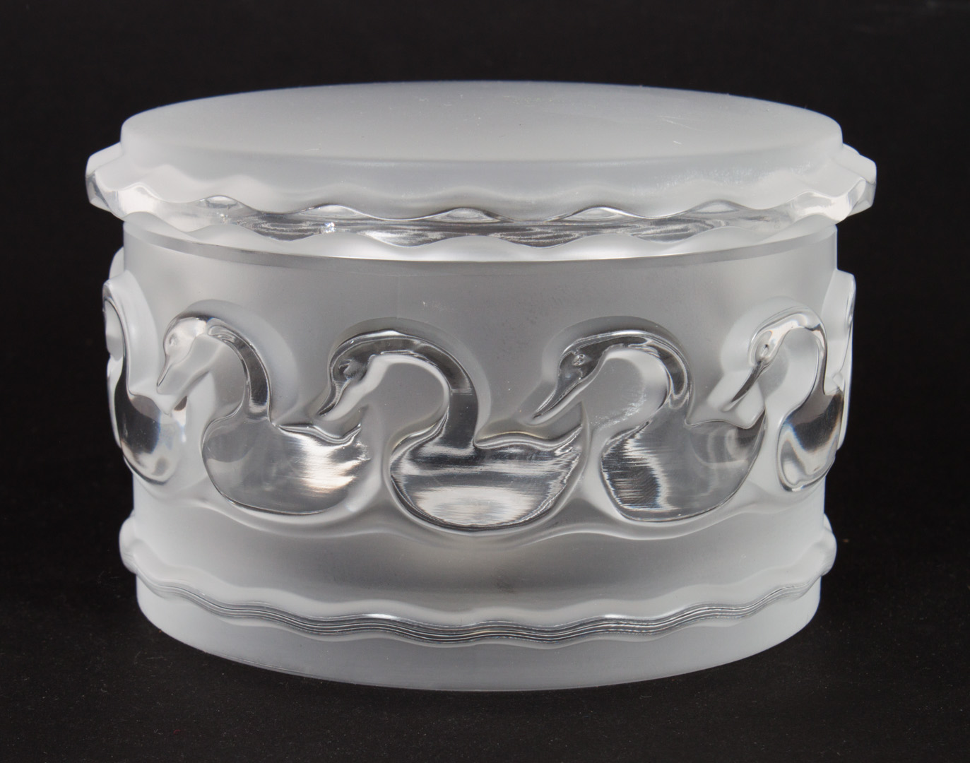 Appraisal: Lalique crystal box in the Cannards pattern circular box with