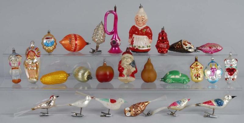 Appraisal: Lot of Antique Vintage Christmas Ornaments Description German Nice assortment