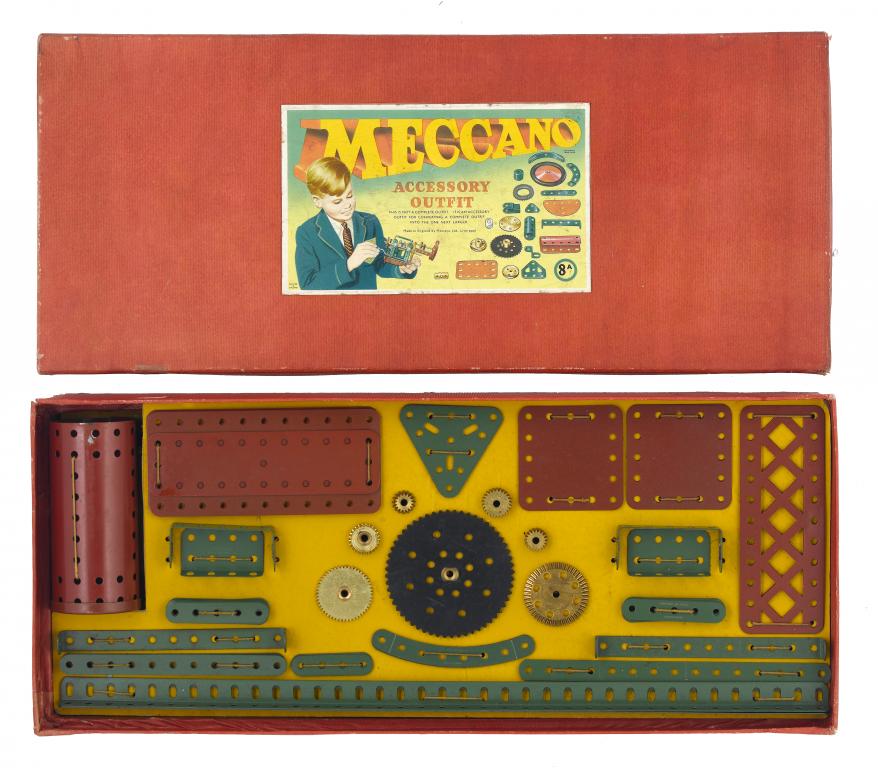 Appraisal: MECCANO ACCESSORY OUTFIT A red and green boxed