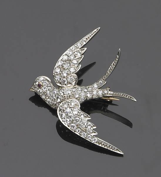 Appraisal: An Edwardian diamond and platinum topped gold swallow brooch estimated