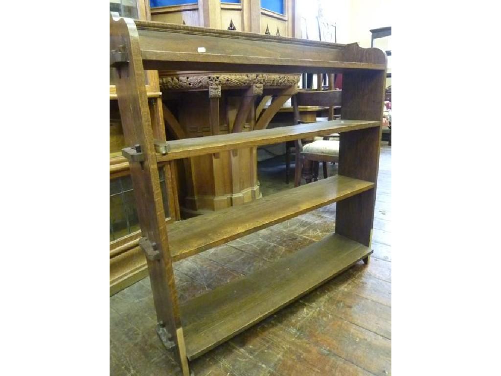 Appraisal: A simple oak freestanding open bookcase with pegged frame