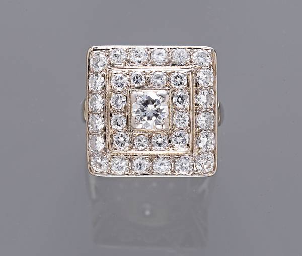 Appraisal: A diamond ring estimated total diamond weight carats mounted in