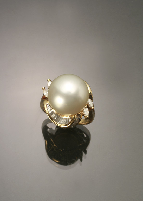 Appraisal: -Karat Yellow-Gold South Sea Pearl and Diamond Dinner Ring Set