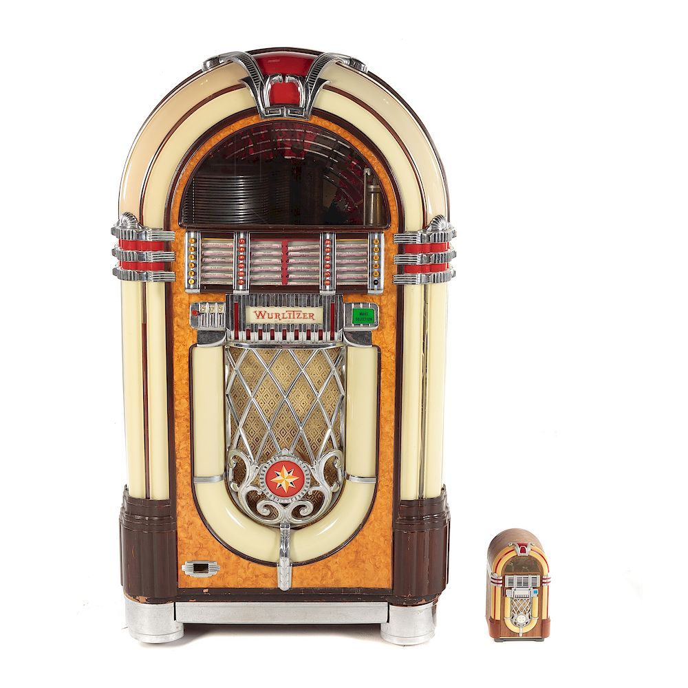 Appraisal: Wurlitzer Juke Box circa bubbler juke box with burl walnut