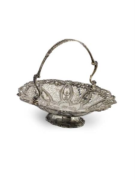 Appraisal: A Scottish mid Victorian cake basket EM Edinburgh of oval