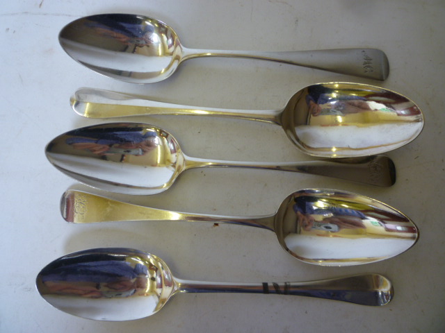 Appraisal: A GEORGE I TABLESPOON maker Richard Scarlett London in Rat