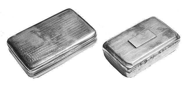 Appraisal: A GEORGE III SILVER SNUFF BOX with engine turned decoration