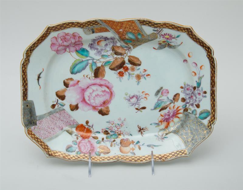 Appraisal: CHINESE EXPORT PORELAIN FAMILLE ROSE SMALL PLATTER Of oblong scalloped